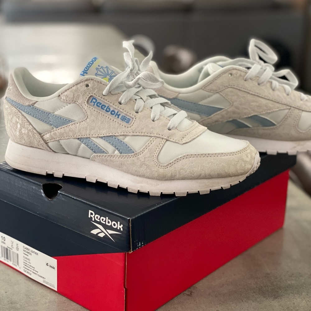 Womens Reebok classic leather shoes